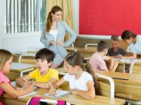 shutterstock_2017847567_discussion in class_diskusija klasē.jpg